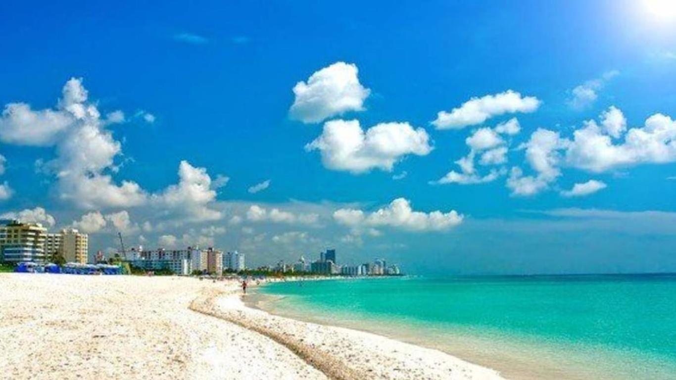 Women Only Rooms - Men Only Rooms - Free Wifi - Coffee Parking - Lockers Miami Exteriör bild